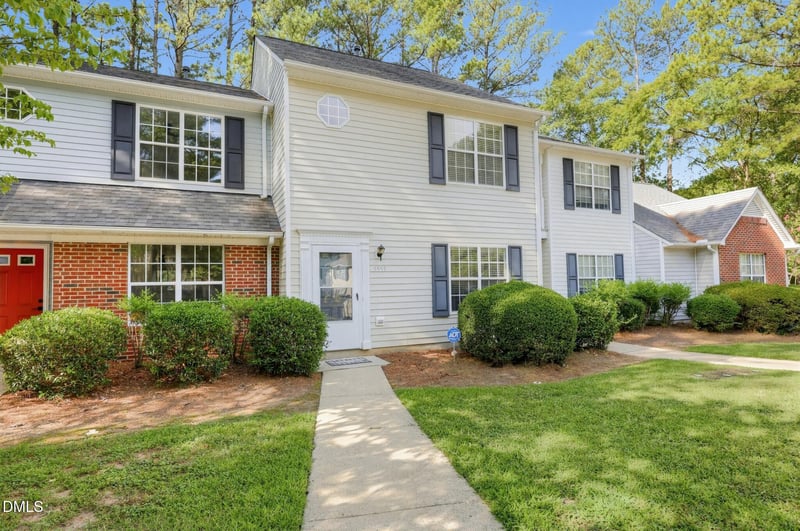 5553 Fieldcross Ct, Raleigh, NC 27610