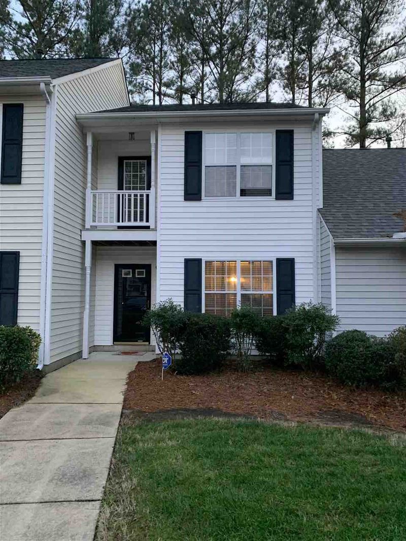 5555 Fieldcross Ct, Raleigh, NC 27610