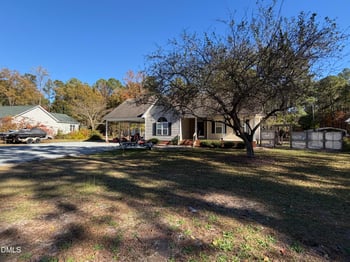 5559 Devils Racetrack Rd, Four Oaks, NC 27524