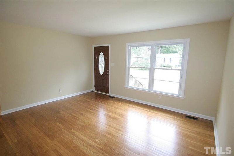 556 Dacian Rd, Raleigh, NC 27610