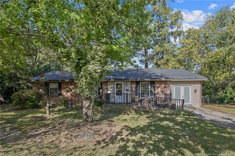 556 Waterbury Dr, Fayetteville, NC 28311