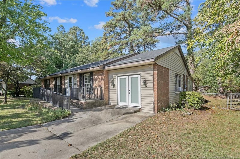 556 Waterbury Dr, Fayetteville, NC 28311