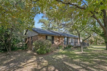 556 Waterbury Dr, Fayetteville, NC 28311