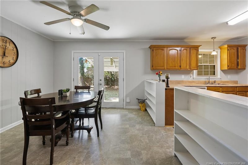 556 Waterbury Dr, Fayetteville, NC 28311