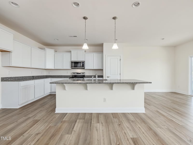 556 Winding Creek Dr, Lillington, NC 27546