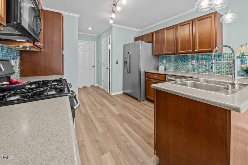 5561 Roan Mountain Pl, Raleigh, NC 27613