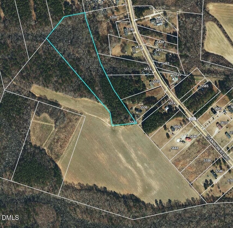 5562 Titan Roberts Rd, Erwin, NC 28339