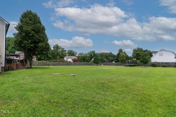 5564 Spence Plantation Ln, Holly Springs, NC 27540