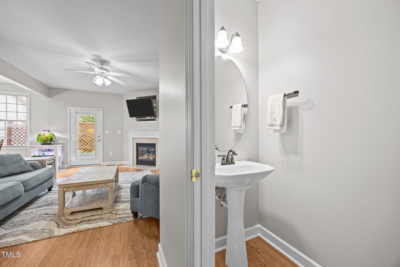 5565 Sea Daisy Dr, Raleigh, NC 27606