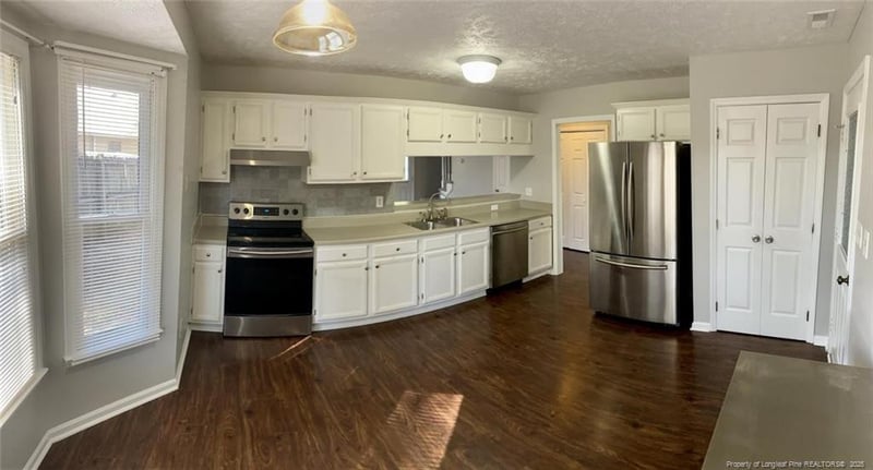 5566 Robmont Dr, Fayetteville, NC 28306