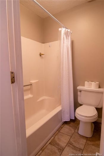 5567 Whithorn Ct, Fayetteville, NC 28311