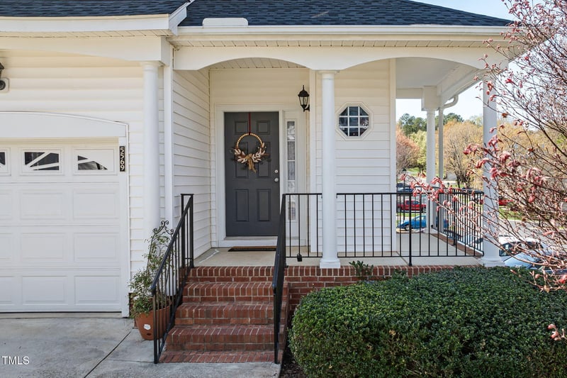 5569 Sea Daisy Dr, Raleigh, NC 27606