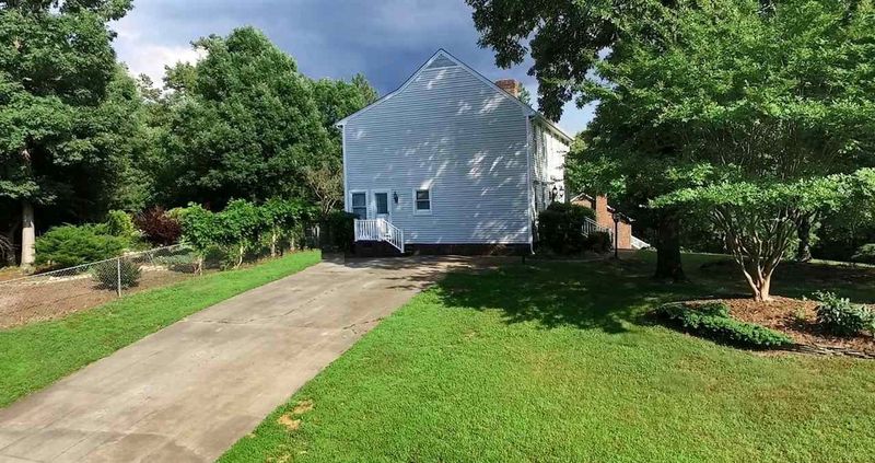 557 Rockwood Dr, Graham, NC 27253