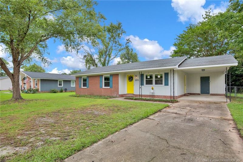 5571 Heather St, Hope Mills, NC 28348
