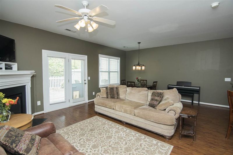 5572 Nur Ln, Raleigh, NC 27606