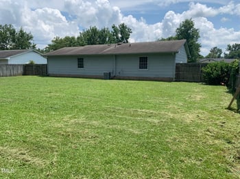 5574 Heather St, Hope Mills, NC 28348