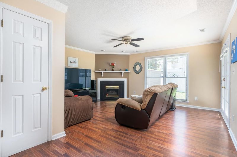 558 Darby Glen Ln, Durham, NC 27713