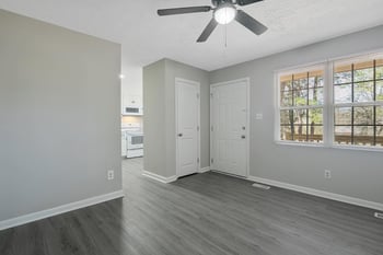 558 Horseshoe Rd, Fayetteville, NC 28303