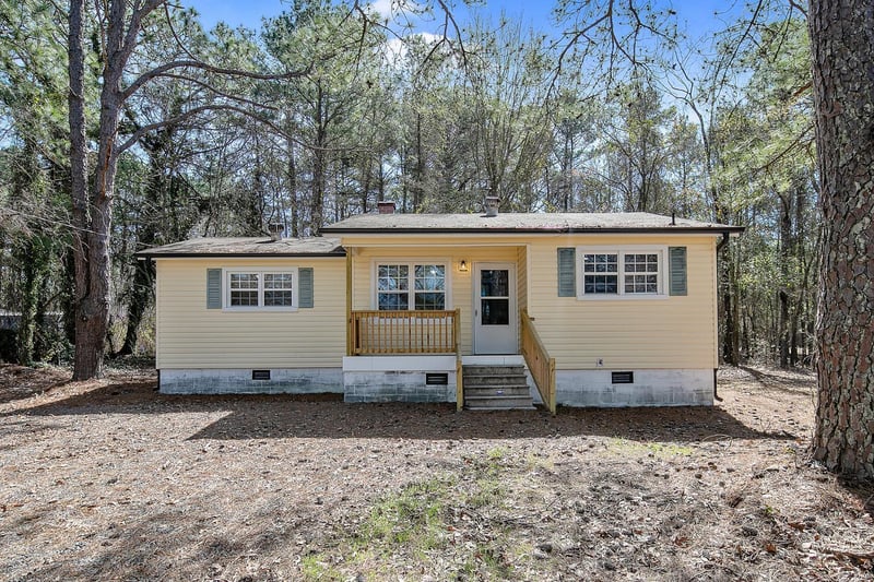 558 Horseshoe Rd, Fayetteville, NC 28303