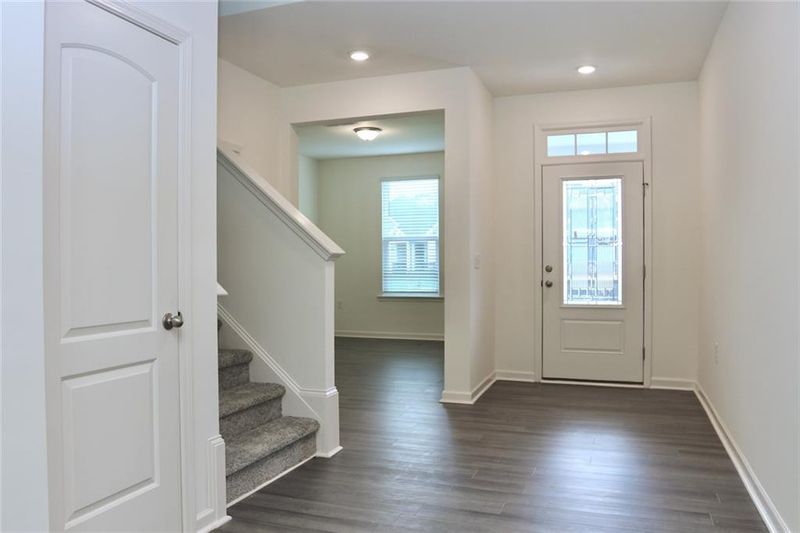558 Kayak Ct, Mebane, NC 27302