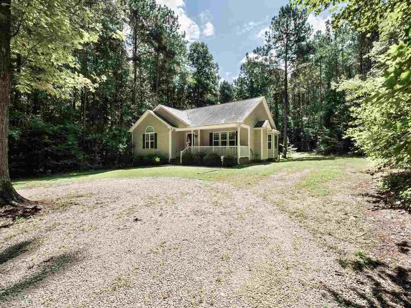 558 Lockwood Dr, Clayton, NC 27527