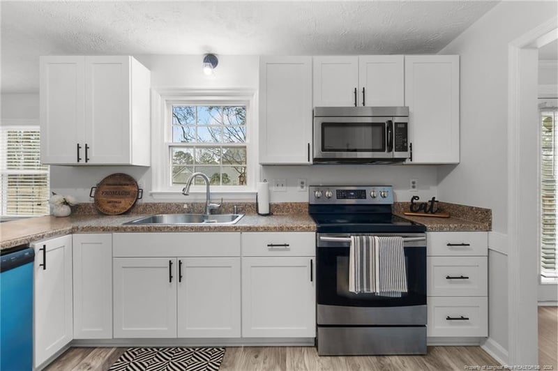5587 Ashgrove Dr, Fayetteville, NC 28311