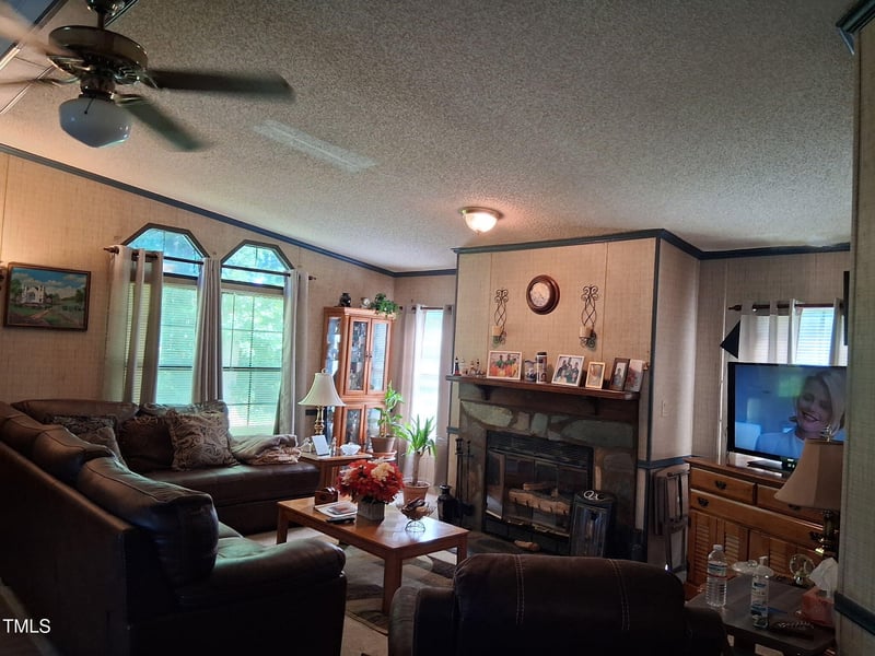 559 Wilson Jones Rd, Clayton, NC 27520