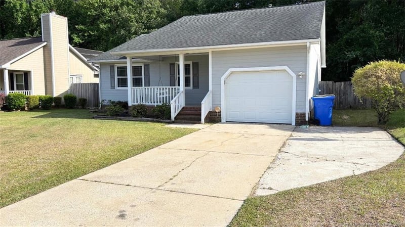5595 Arapahoe Ct, Fayetteville, NC 28304