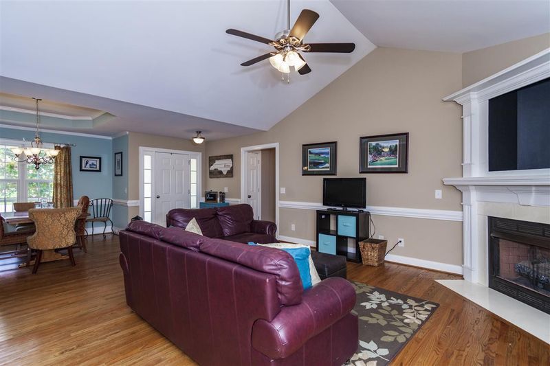 56 Bayliner Ct, Clayton, NC 27520