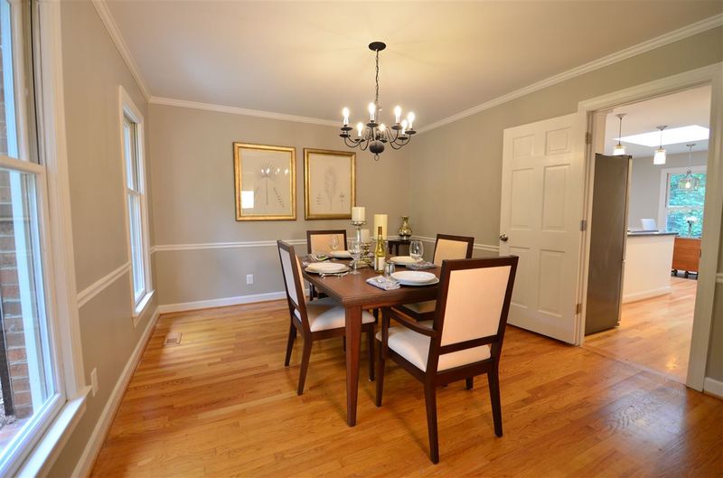56 Cedar Hills Cir, Chapel Hill, NC 27514