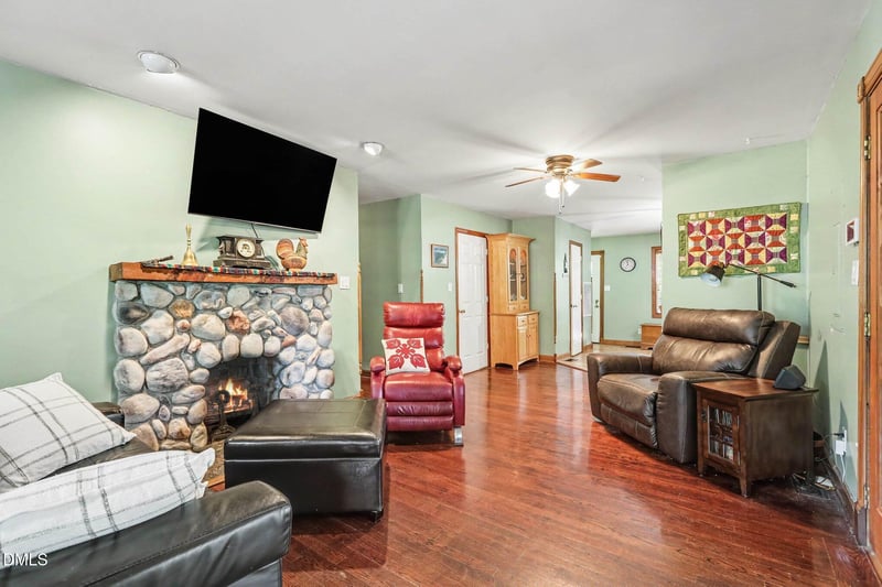 56 Cornwallis St, Pittsboro, NC 27312