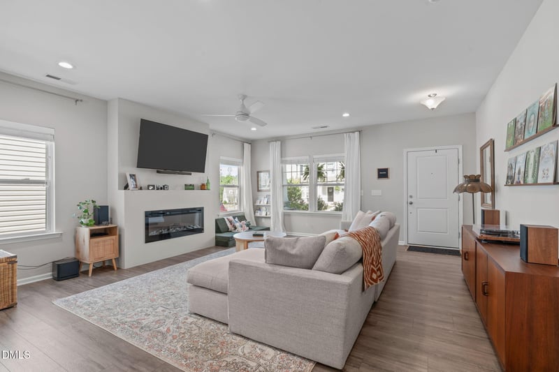 56 Curling Creek Dr, Clayton, NC 27527