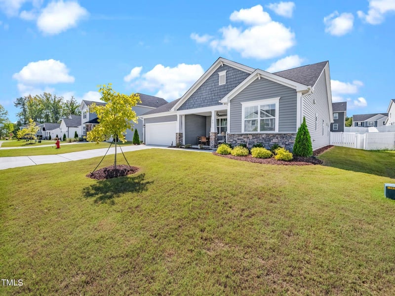 56 Kingsford Ln, Fuquay Varina, NC 27526