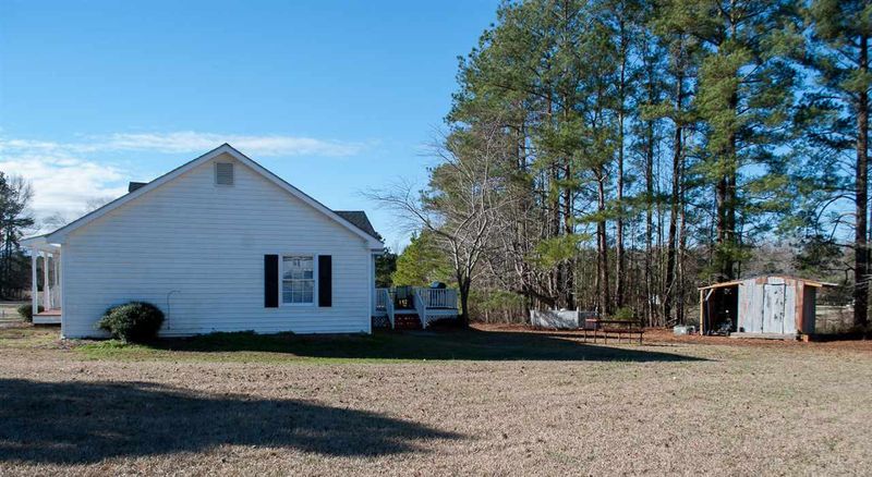 56 Morgan Dr, Zebulon, NC 27597