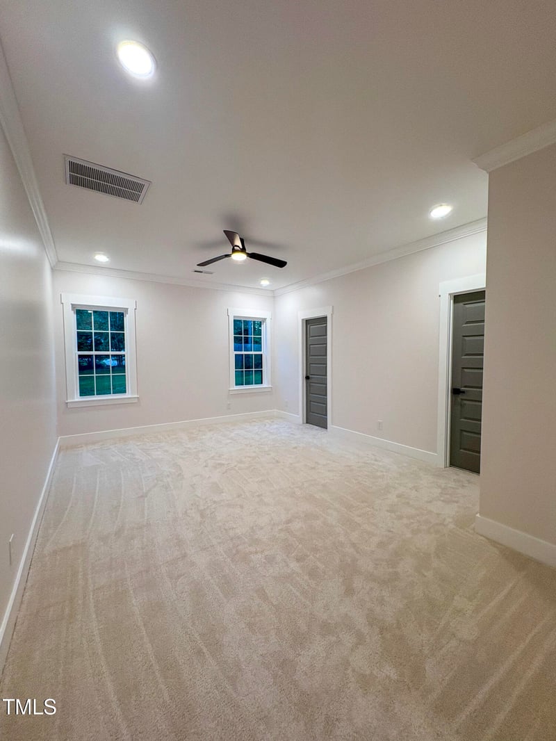 560 Shawnee Dr, Louisburg, NC 27549