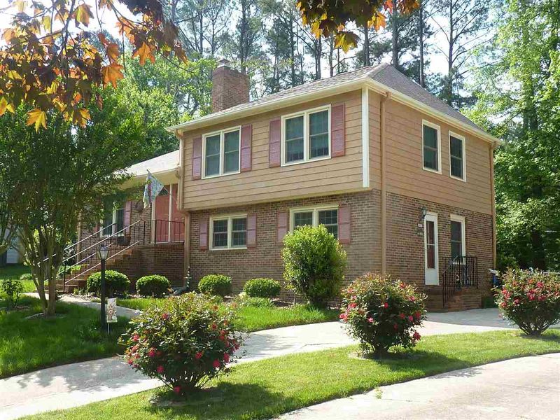 5600 Laniel Ct, Raleigh, NC 27612