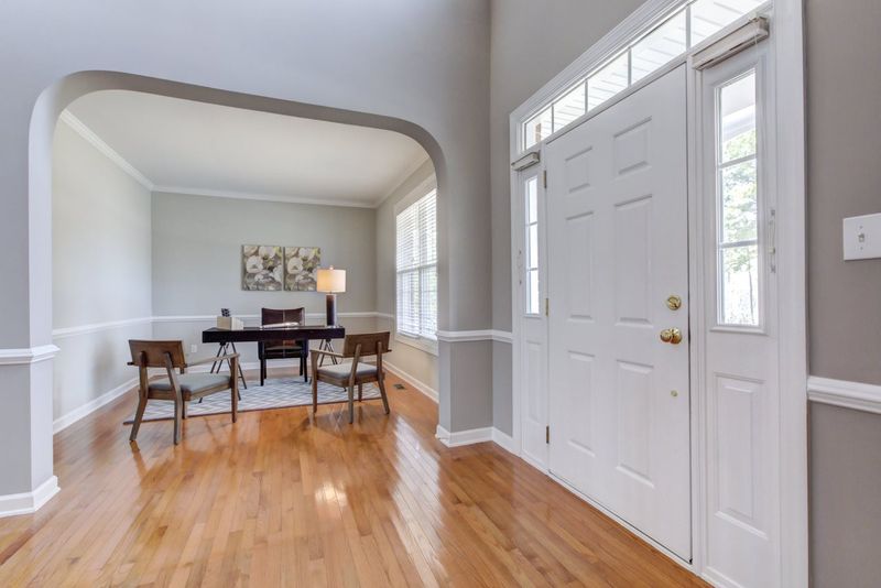 5600 Monarch Birch Dr, Apex, NC 27539