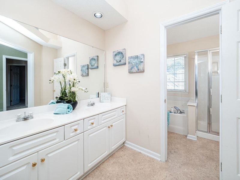 5601 Brookshadow Dr, Raleigh, NC 27610