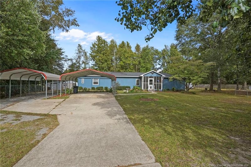 5605 Baggett Ln, Hope Mills, NC 28348