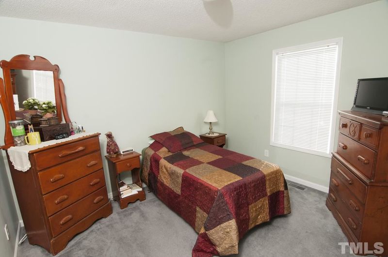 5605 Lighthall Ln, Raleigh, NC 27604