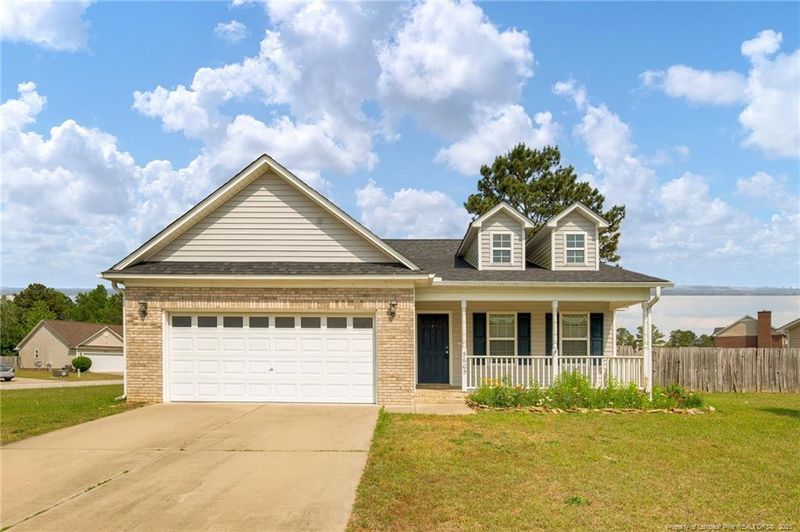 5605 Seafield Ln, Hope Mills, NC 28348