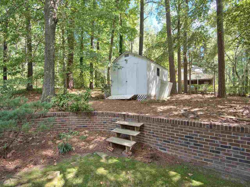 5605 Woodberry Rd, Durham, NC 27707