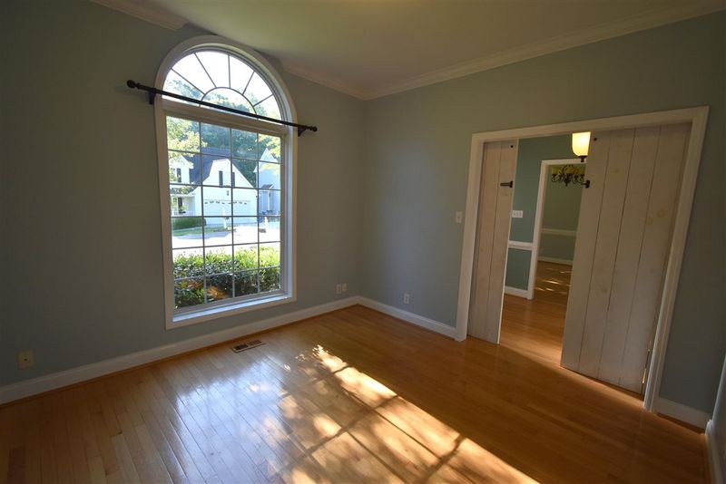 5606 Paces Ferry Dr, Durham, NC 27712