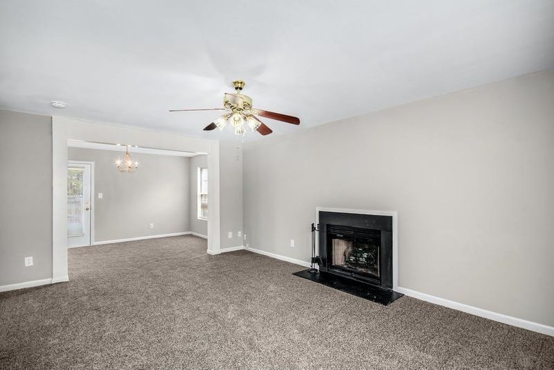 5607 Sojourn Dr, Raleigh, NC 27610