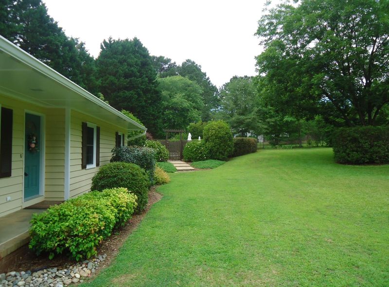 5608 Deerborn Dr, Apex, NC 27539