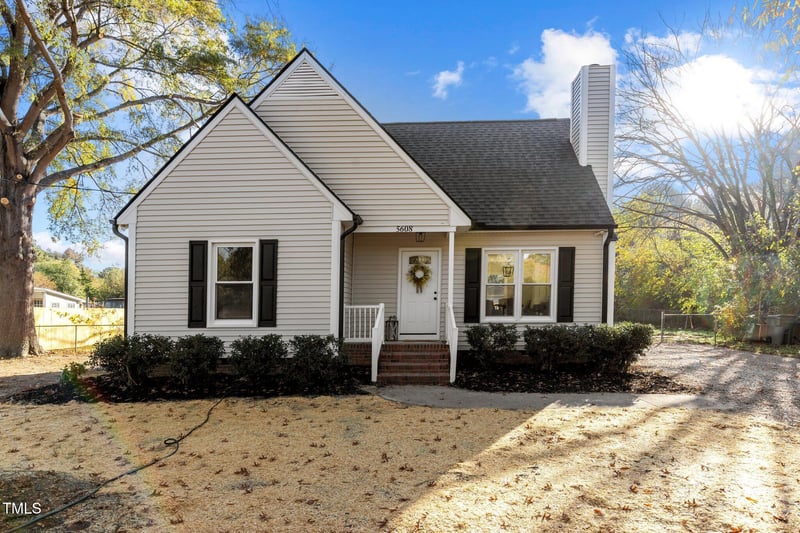 5608 Meadow Rn, Knightdale, NC 27545