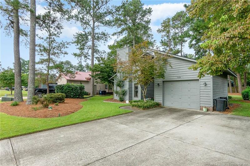 5608 One Putt Ln, Hope Mills, NC 28348