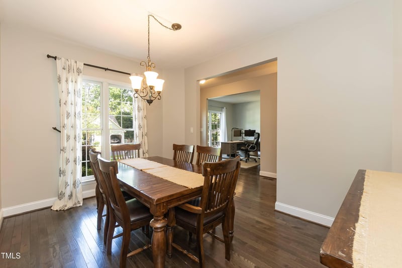 5609 Barham Ct, Raleigh, NC 27613