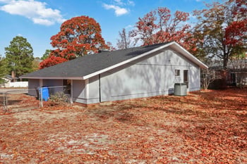 5609 Bowman Ct, Fayetteville, NC 28304