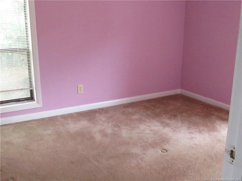 5609 Bowman Ct, Fayetteville, NC 28304